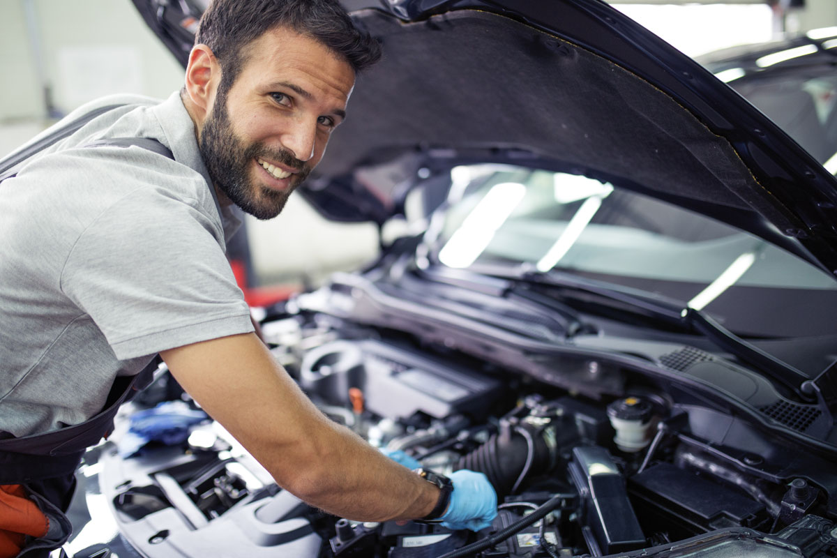 CAR MAINTENANCE TO ALWAYS LEAVE TO THE PROS